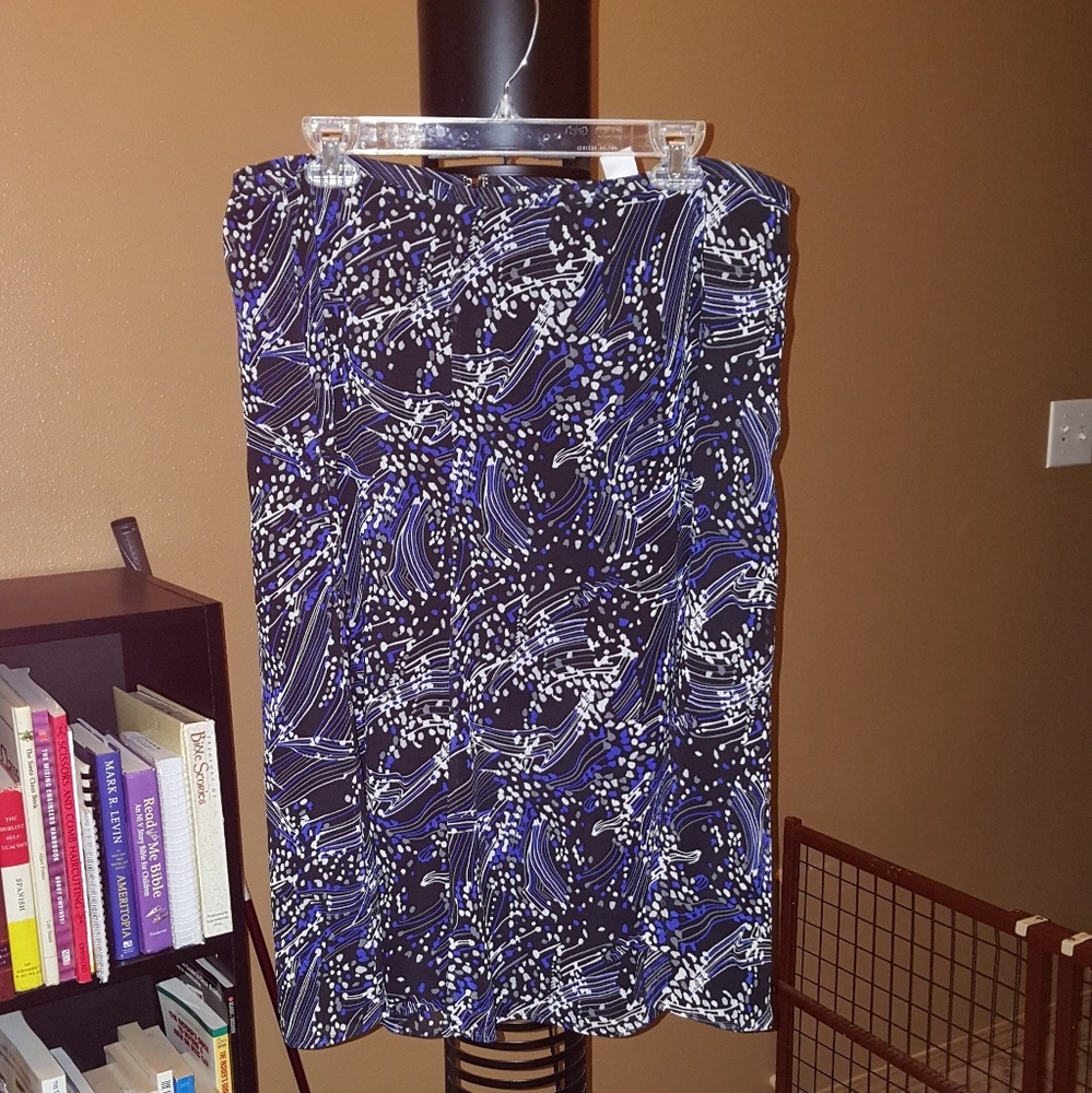 NWT WOMEN'S Large lined skirt